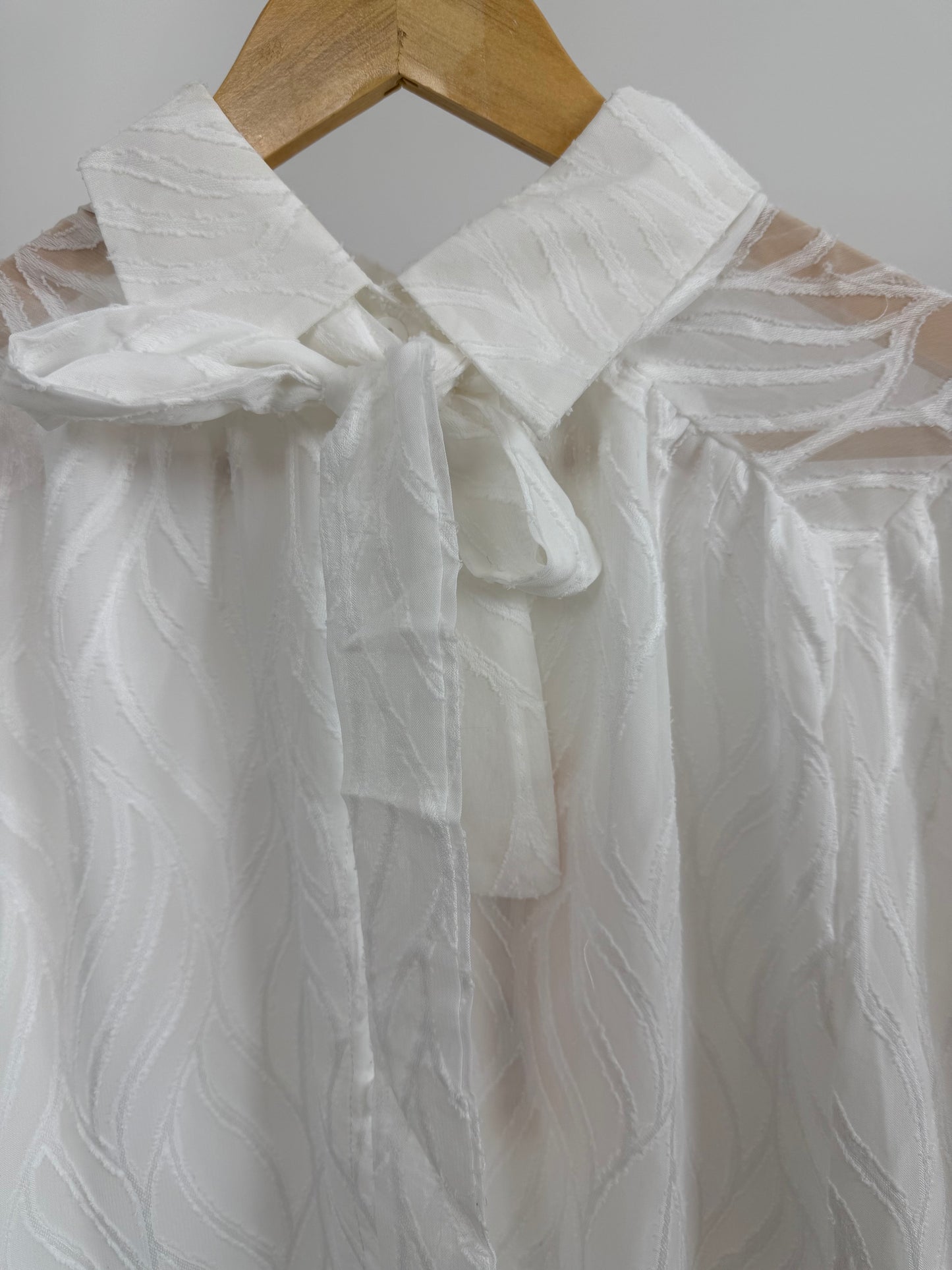 Chemisier Diane - col lavallière zoom