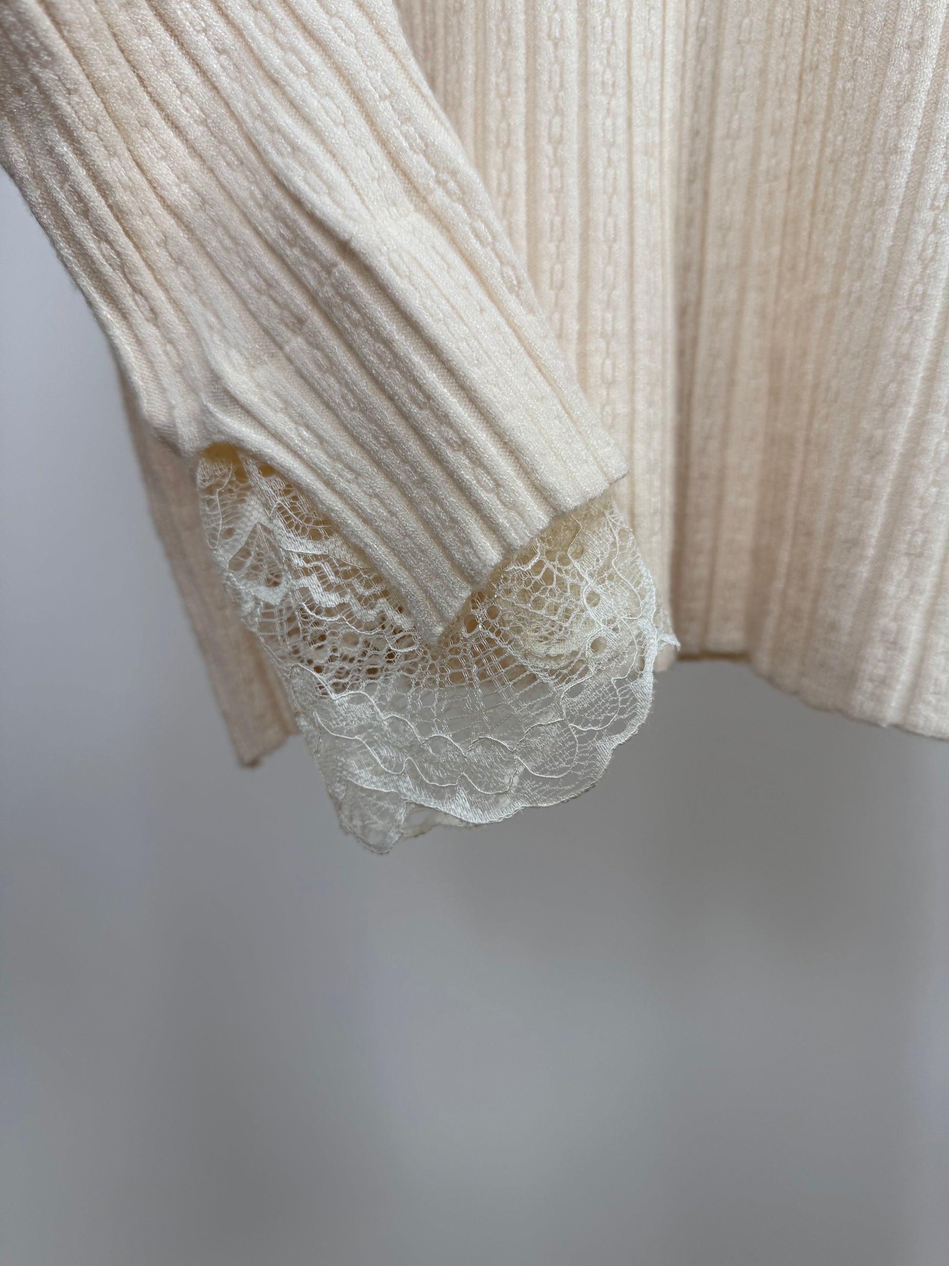 Pull Juliette Ivoire zoom dentelle manche