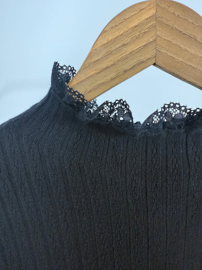 Pull Juliette noir détail dentelle col 