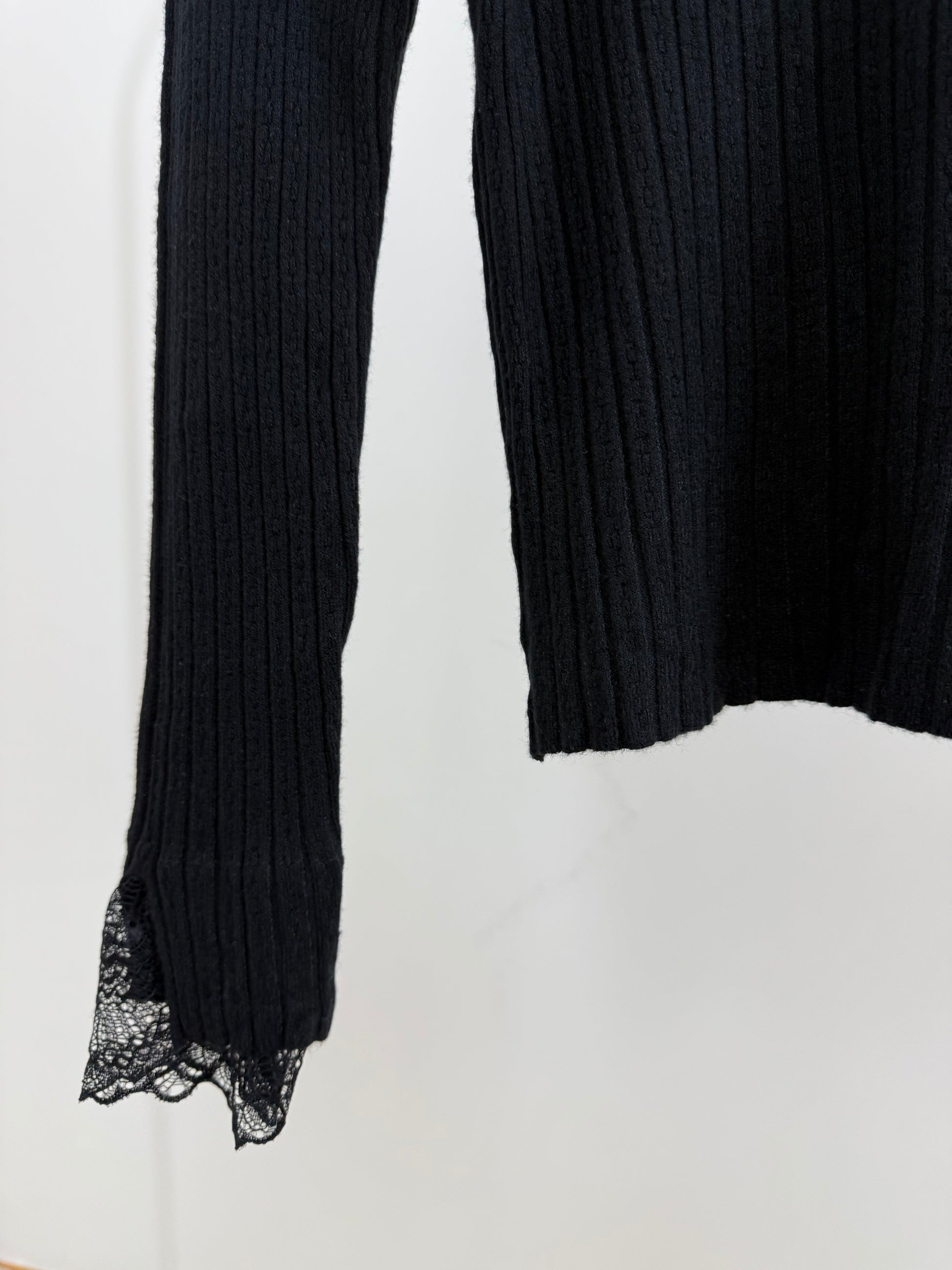 Pull Juliette zoom dentelle